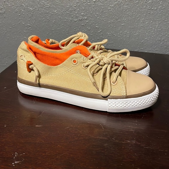Forever Link Other - *NEW* girls shoes size 2Y